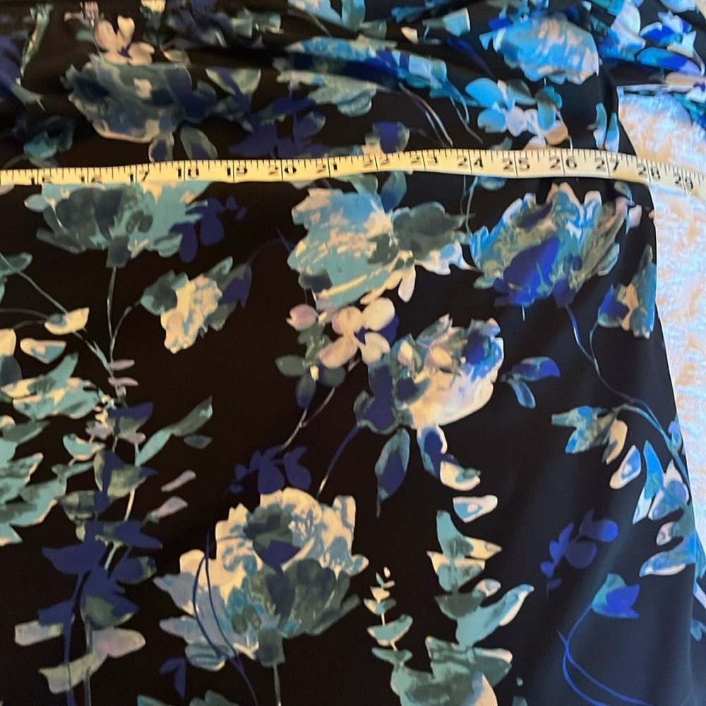 Dress - Picture 3 of 9
